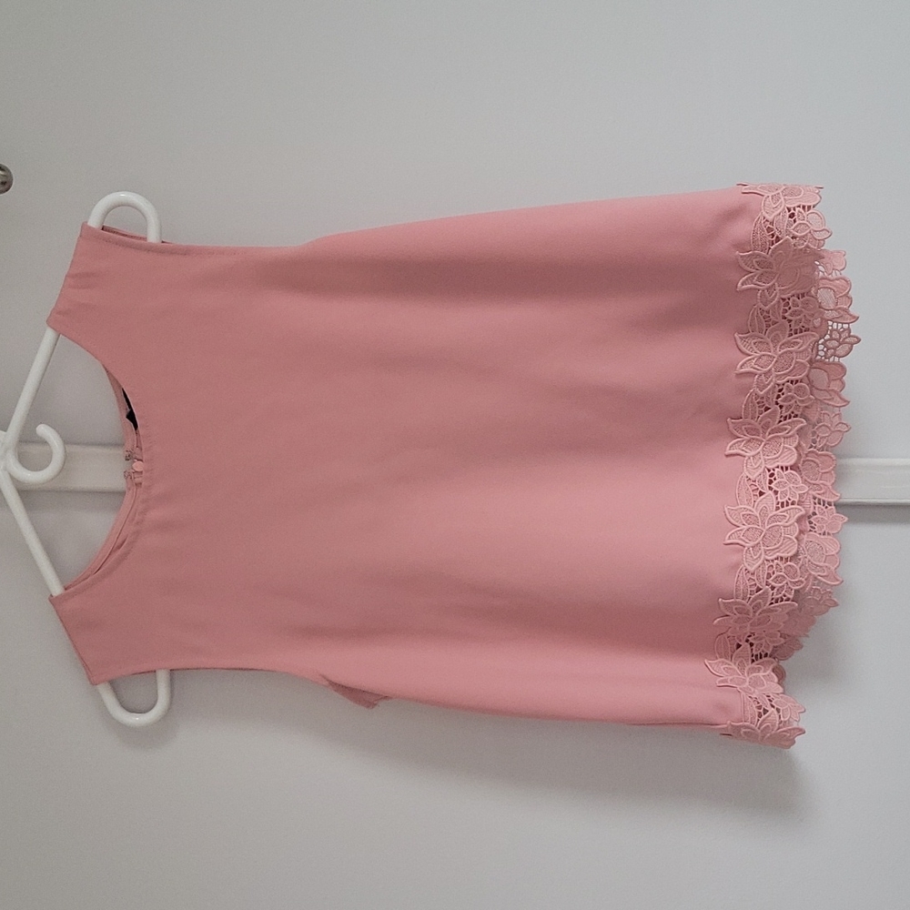 Ann taylor Floral Hem shell